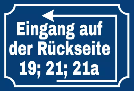  Wegweiser Eingang auf der Rückseite Bild